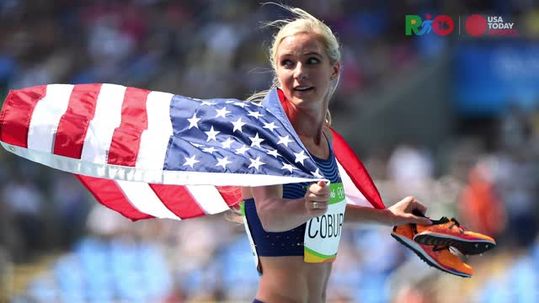 Shaunae Miller dives at the line to win the 400; Allyson Felix takes silver