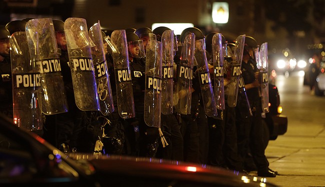 Deadly police shooting sparks violent protests in Milwaukee