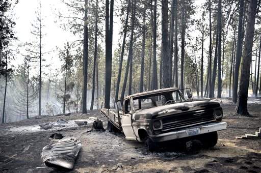 Thousands who fled California wildfire allowed to return