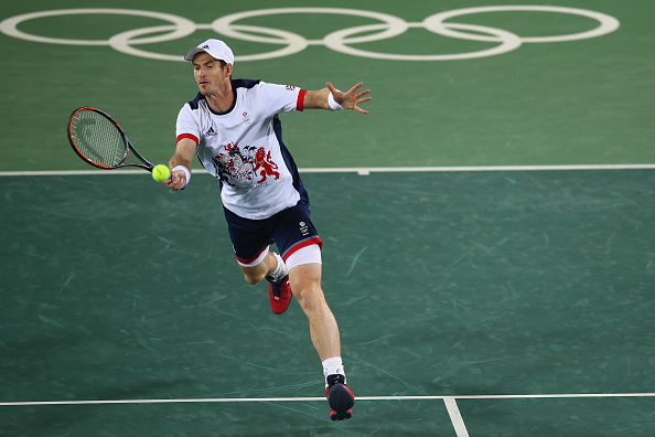 Andy Murray survives Olympian scare