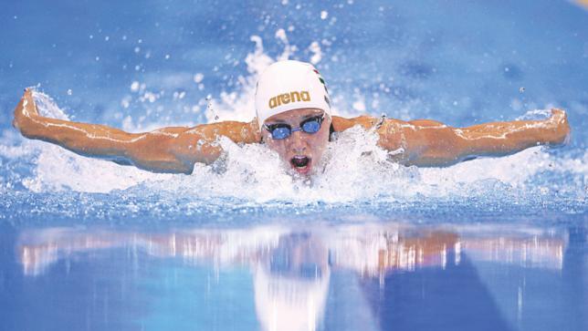 Anchored by Katie Ledecky, U.S. women's 400 free relay second to Australia