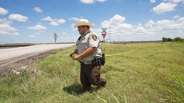 Hot air balloon crashes in Texas, 16 dead