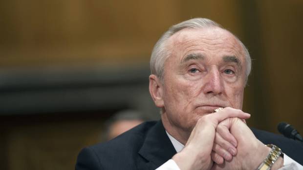 New York City Police Commissioner William Bratton is to step down