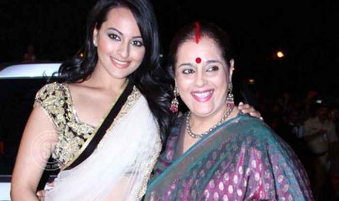 Sonakshi-Sinha-Poonam-Sinha