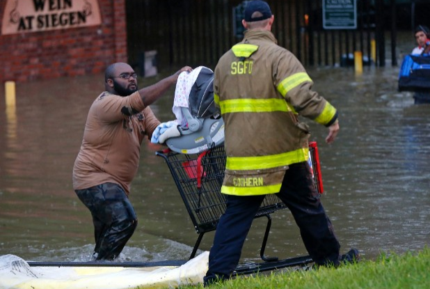 Donald Trump surveys damage in flood-stricken Louisiana