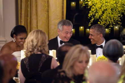 Obama, Singapore leader push Pacific trade deal in state visit