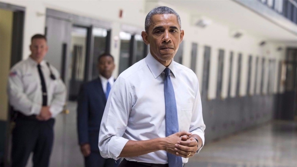 Obama shortens terms for 214 prisoners; 67 had life sentence