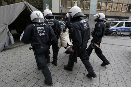 One person injured in axe-shooting attack in Cologne