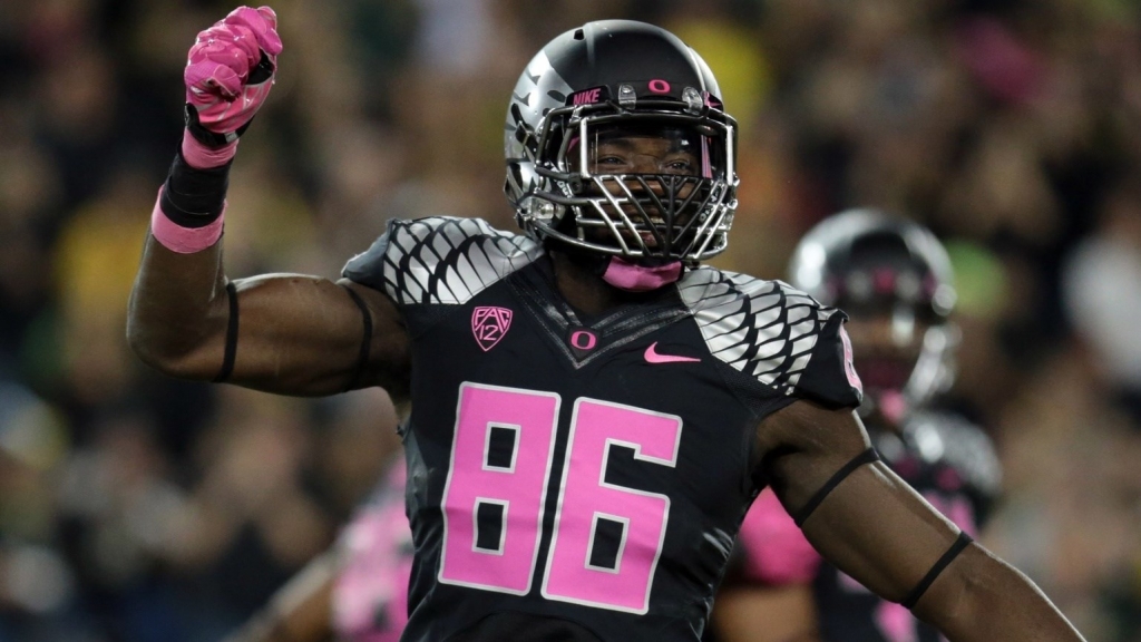 Oregon Ducks linebacker Torrodney Prevot celebrates against the Arizona Wildcats at Autzen Stadium