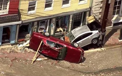 VIDEO: Human chain saves woman from Ellicott City flood waters