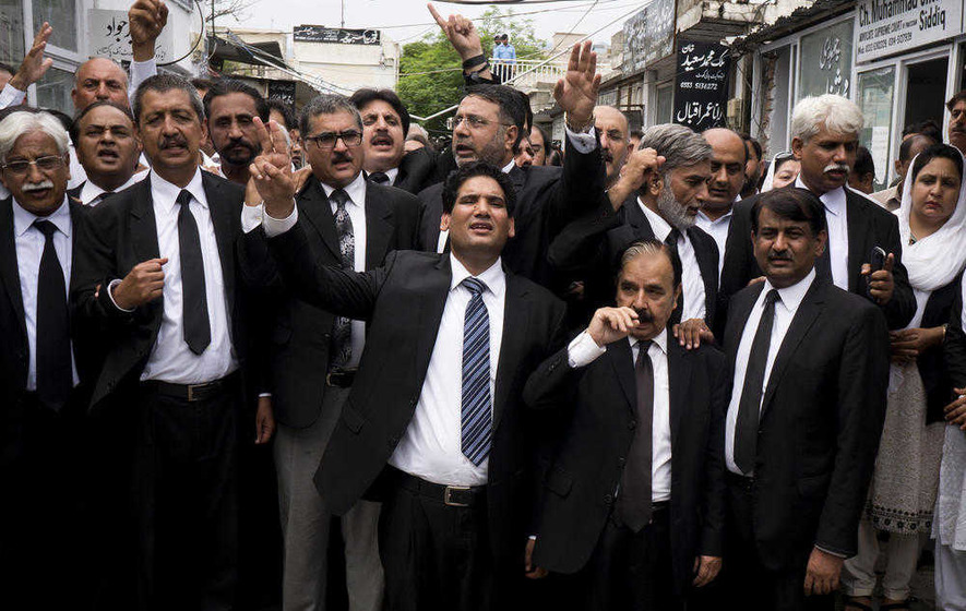 Pakistan lawyers mourn colleagues killed in suicide blast