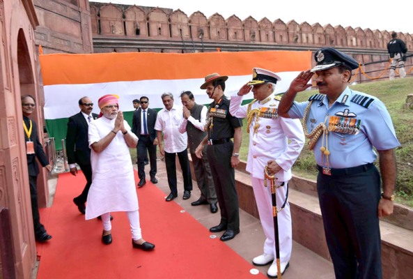 MODI ARRIVES REDFORT