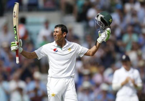 Britain Cricket- England v Pakistan- Fourth Test- Kia Oval- 13/8/16
Pakistan's Younis Khan celebrates his double century
Action Images via Reuters  Paul Childs
Livepic
EDITORIAL USE ONLY