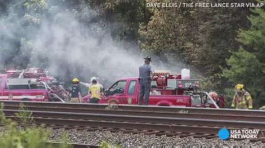 2 dead after plane crashes at Fredericksburg airport