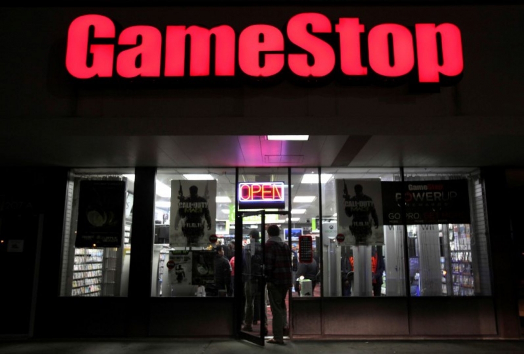 GameStop quarterly revenue misses on weak video game sales