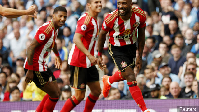 Sunderland's Jermain Defoe celebrates scoring their first goal