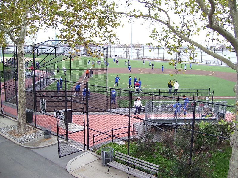 800px-East_River_Park_playing_fields