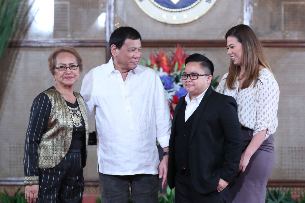 Commission Chairperson Cariza Yamson Seguera and Film Development Council Chairperson Mary Liza Diño after the oath-taking ceremony at the Rizal Hall in Malacañan Palace on August 15.(MNS