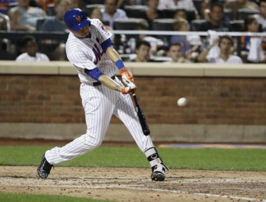 New York Mets Wilmer Flores hits a grand