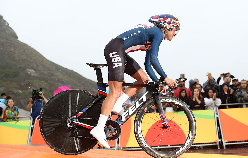 Kristin Armstrong starts 2016 Olympic Time Trial