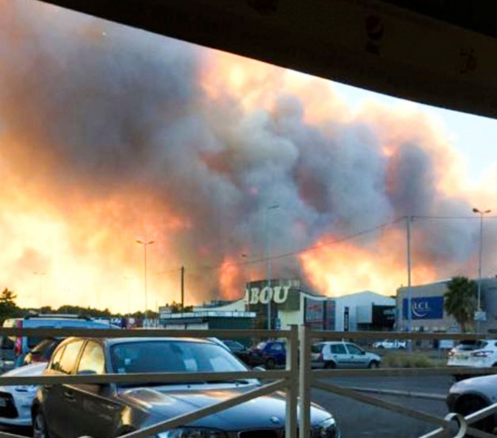 10 August 2016- Marseille- France Multiple fires whipped by high winds were ravaging sites in southern France on Wednesday moving from village to village and creeping toward the Mediterranean port city of Marseille. BYLINE MUST READ: E-PRESS  XPOSURE