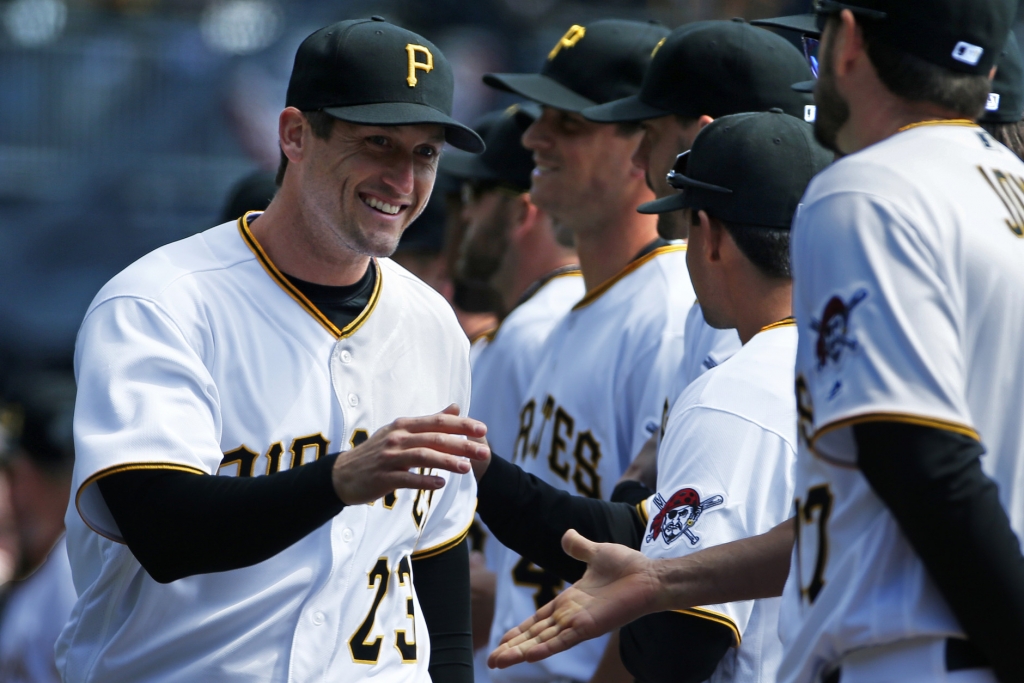 Pirates ink Freese to two-year extension with club option for 2019