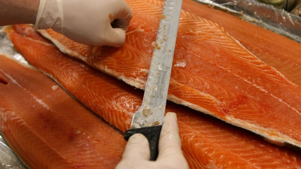 Waiter arrested for serving seafood to allergic customer in Canada