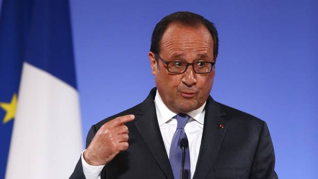 President Francois Hollande addresses French ambassadors