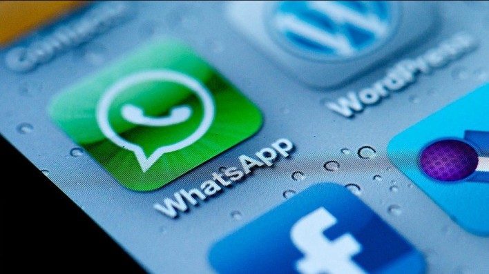 A Smart-Phone with Whatsapp, Facebook can have Only Facebook Target Ads in that Phone's Context