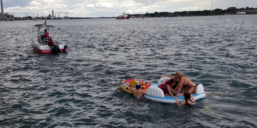 Hundreds of Americans wash up illegally in Canada after river party