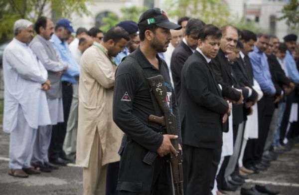 Pakistani lawyers offer funeral prayers for their colleagues