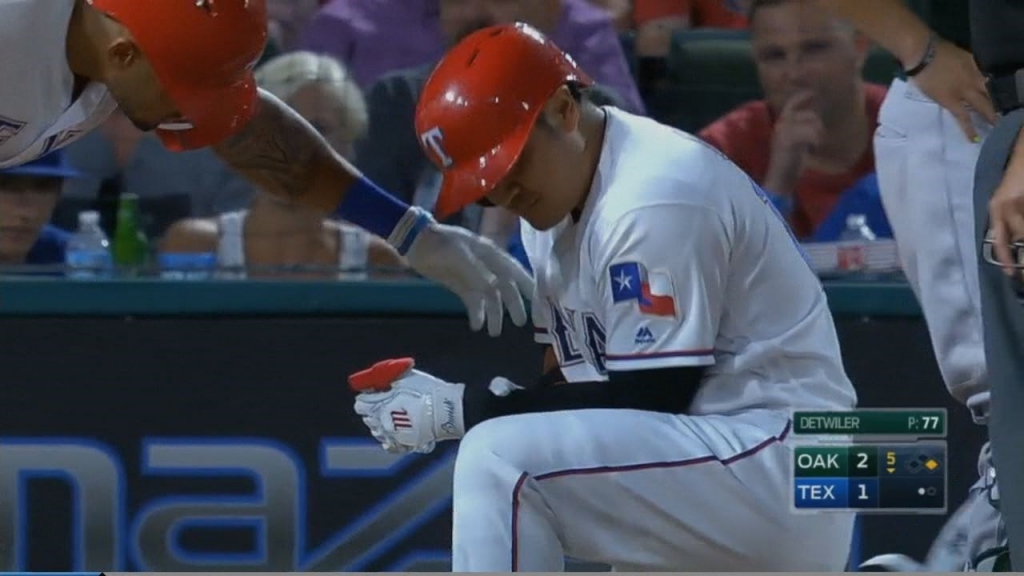 VIDEO: Adrian Beltre absolutely does not want a Gatorade bath