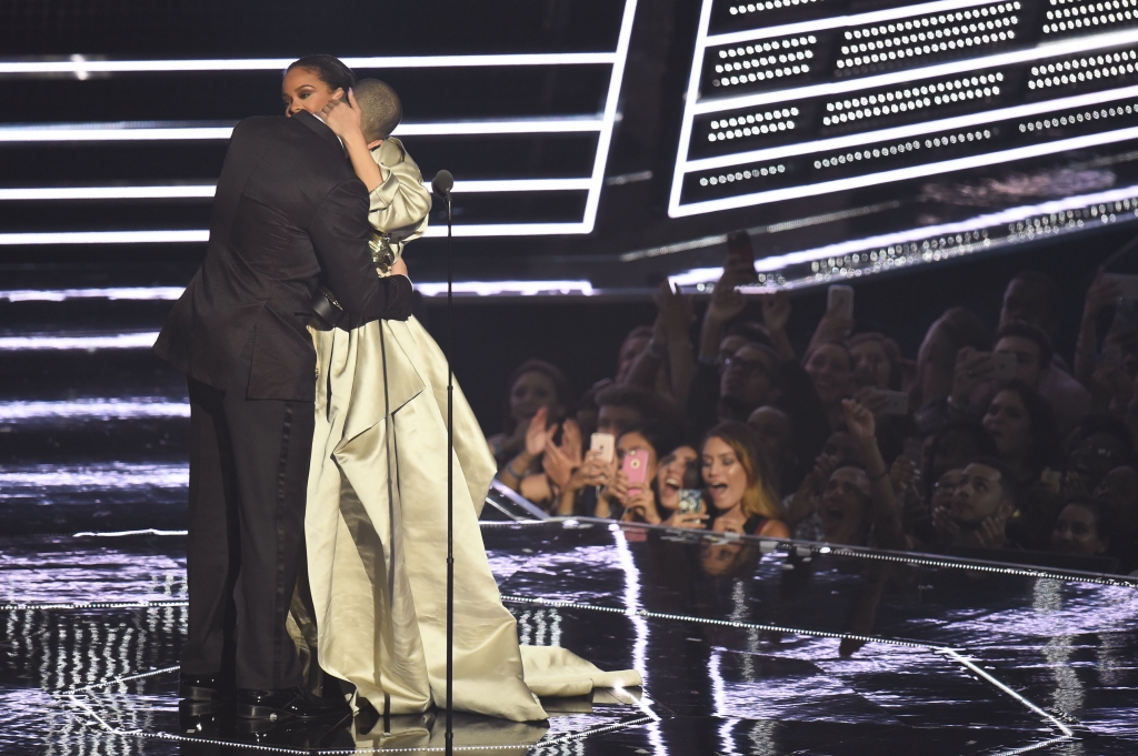 Drake Admits He’s Always ‘Been in Love’ with Rihanna at the VMAs