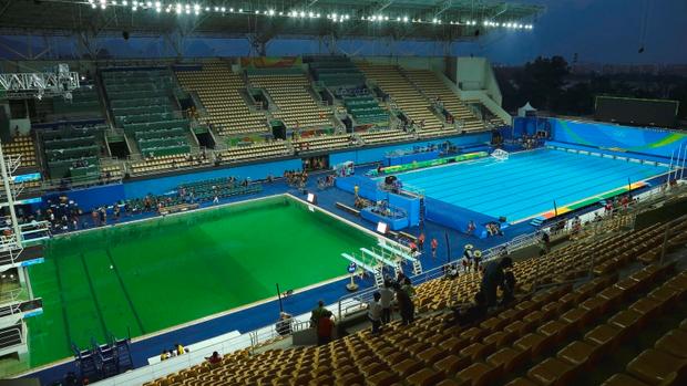 Olympic Water Polo Pool Starts Turning Green