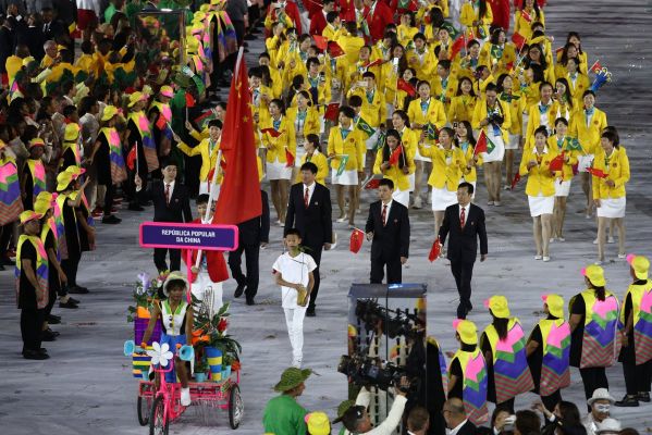 Flag bearer Sheng Lei of the People's Republic