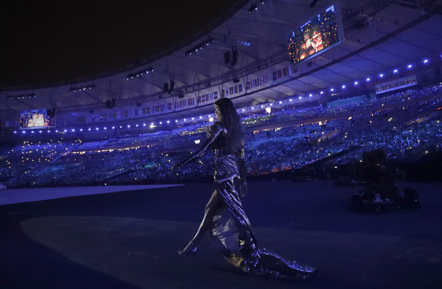 Rio Games open with glitz, global warming and ... Gisele