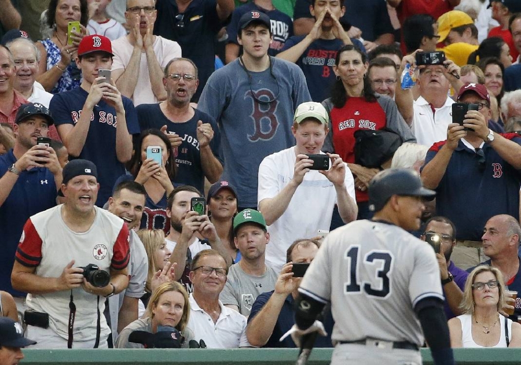 A-Rod won't play 3B in last game Friday