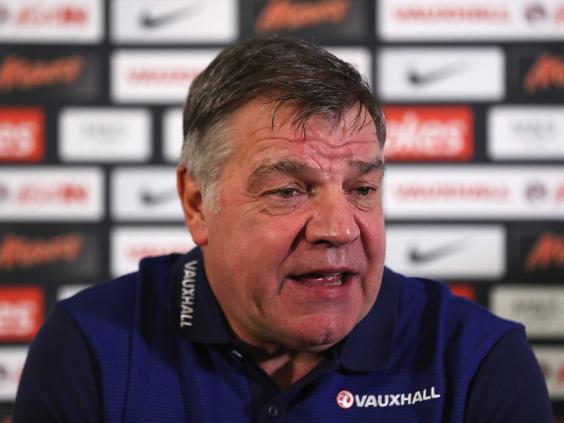 Sam Allardyce will reinstate Rooney to his No 10 role