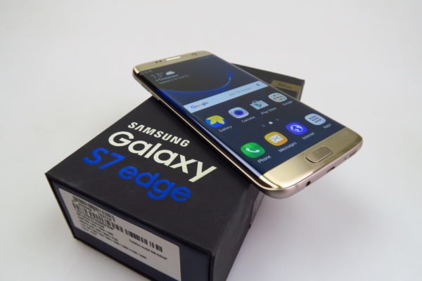 Samsung-Galaxy-S7-Edge-Unboxing