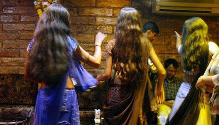 SC seeks Maharashtra's response on validity of new dance bars law