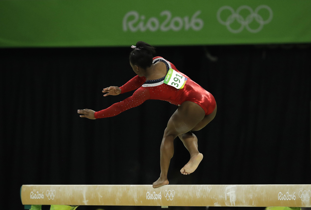 Biles, Hernandez perform in women's beam final in Rio