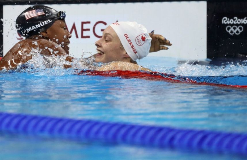 Simone Manuel becomes first African American woman to win swim gold