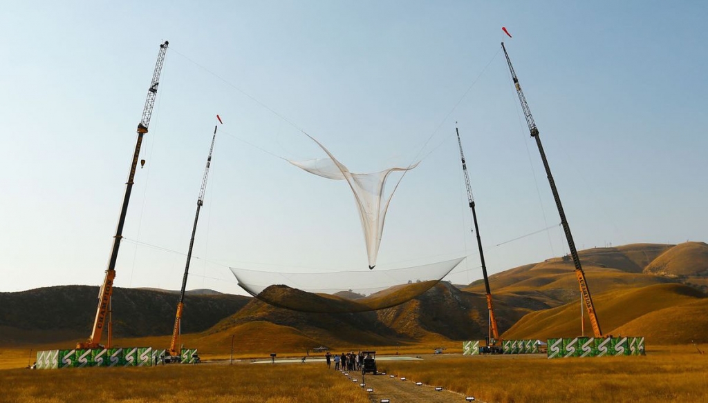 Skydiver sets record with 25,000ft jump using net instead of parachute