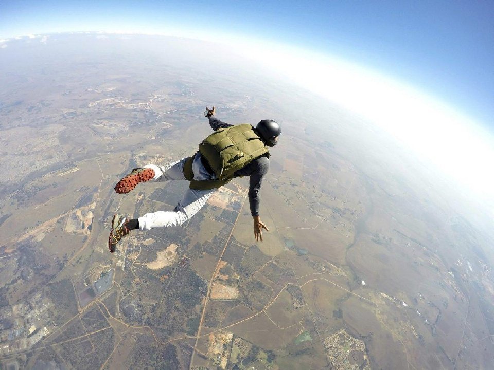 Skydiver dies after deploying parachute too late near Ohio airport: 'it was completely avoidable'