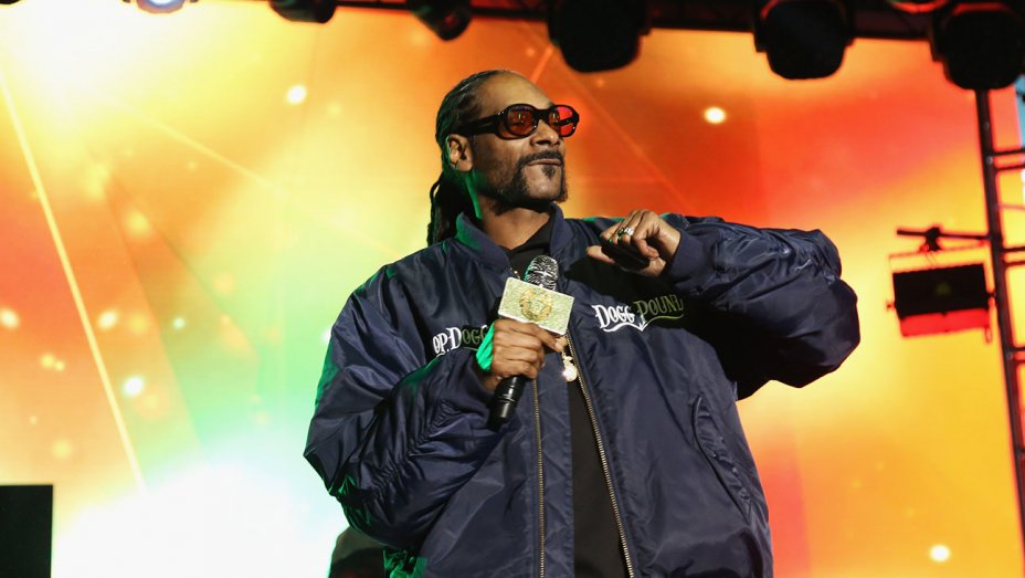 Snoop Dog                  Bennett Raglin  Getty Images for AOL