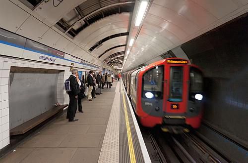 London launches 24-hour Underground services