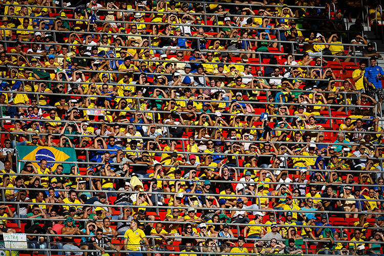 Supporters of Brazil during the men's preliminary round match between Brazil and South Africa for the Rio 2016 Olympic Games Soccer tournament at Mane Garrincha stadium in Brasilia Brazil 04 August 2016. EPA  FERNANDO BIZERRA JR