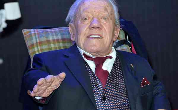 Kenny Baker who played R2D2 in the Star Wars films has died at the age of 81