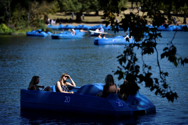 Met Office issues warning as temps hit 30C