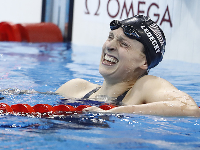 Katie Ledecky breaks world record in 800-meter freestyle, wins fourth gold